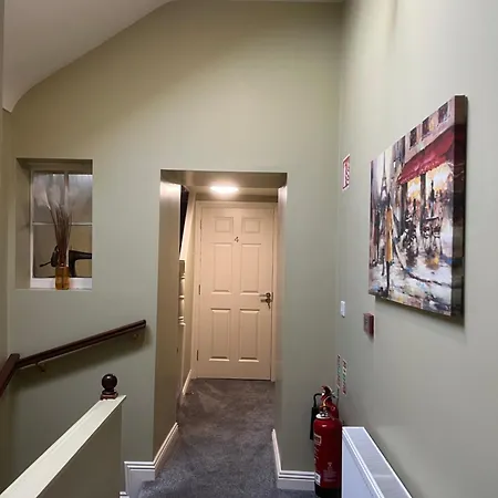 The Townhouse 2*