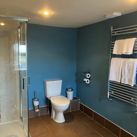The Townhouse 2*
