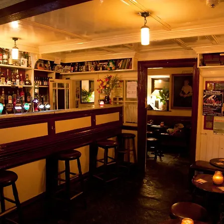 The Townhouse Couette-café Milltown Malbay