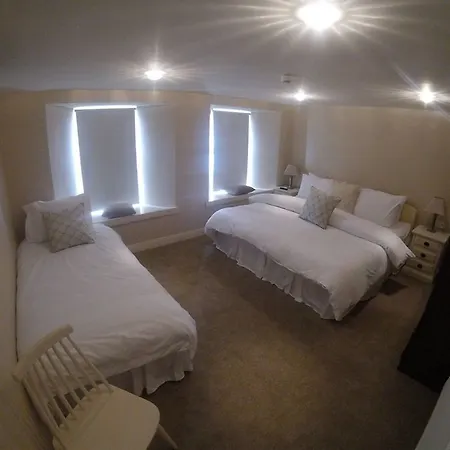 The Townhouse 3* Milltown Malbay