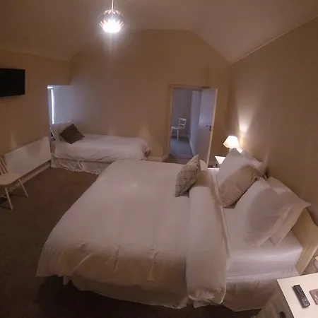 The Townhouse 2*
