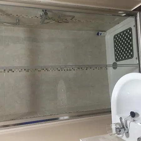 The Townhouse 3* Milltown Malbay