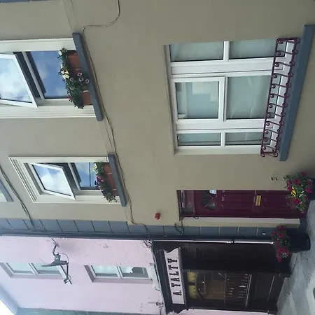 Couette-café The Townhouse 2*